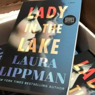 King analiza la novela Lady in the Lake